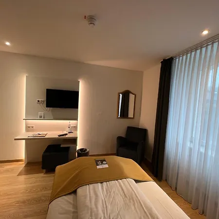 Hotel Am Muehlenteich 4*