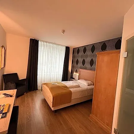 Hotel Am Muehlenteich 4*